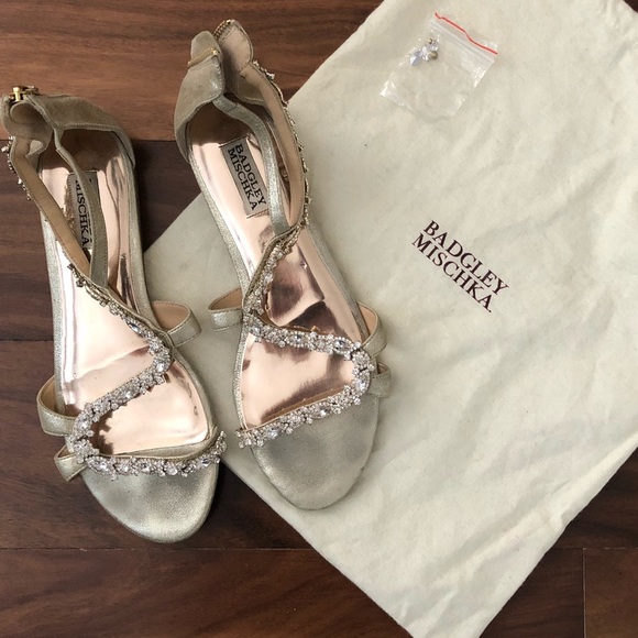 jewel badgley mischka flat sandals